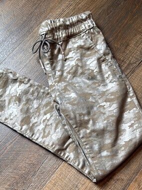 BEVY FLOG Shely Metallic Camo Track Pants in Gold and Beige